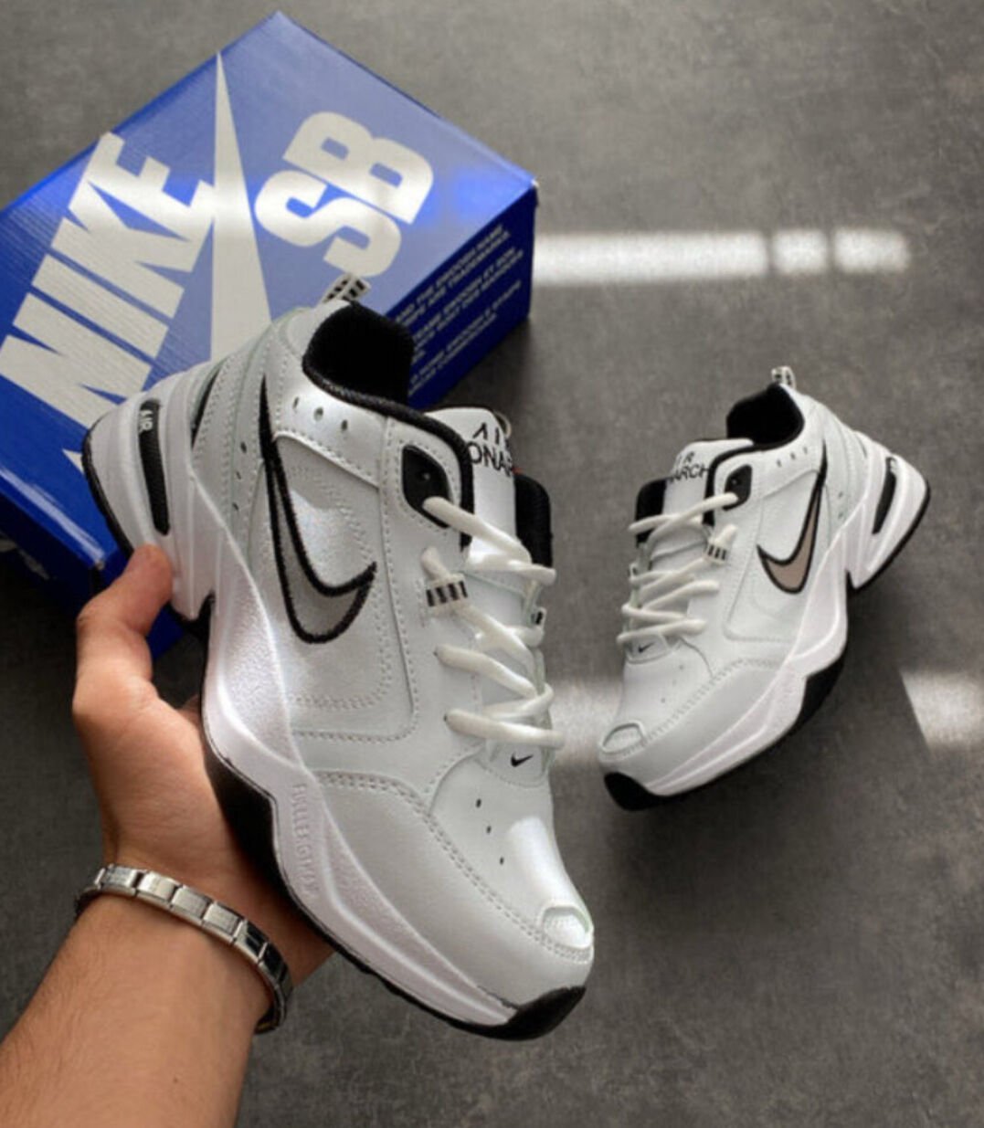 Nike Monarch Black